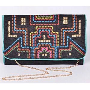 Women’s crossbody bag with gold chain
